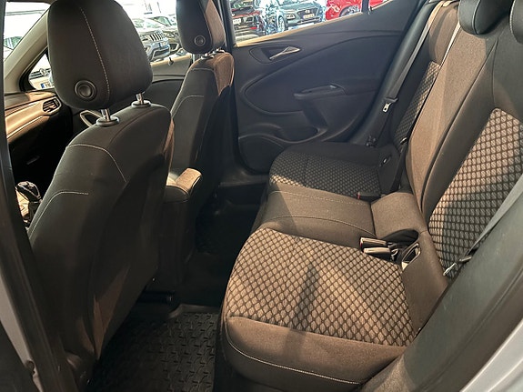Opel Astra 9 of 10