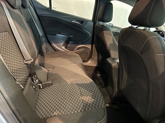 Opel Astra 8 of 10