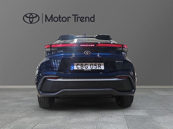 Toyota C-HR 4 of 11