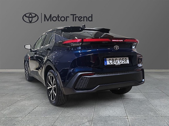 Toyota C-HR 2 of 11