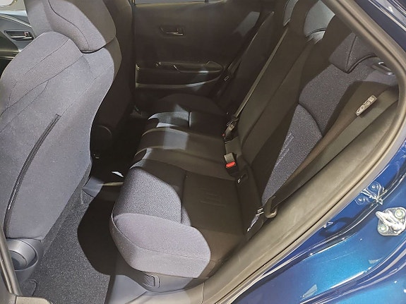 Toyota C-HR 8 of 11