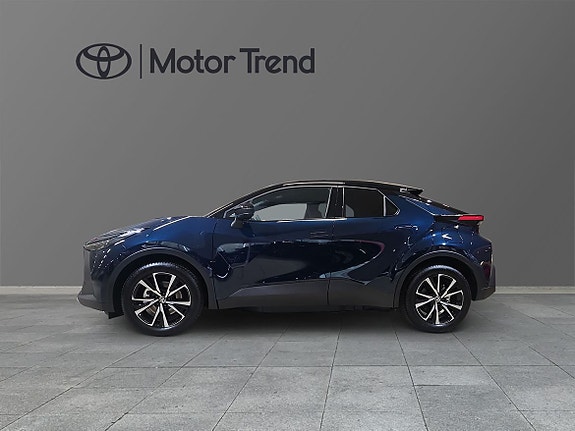 Toyota C-HR 3 of 11