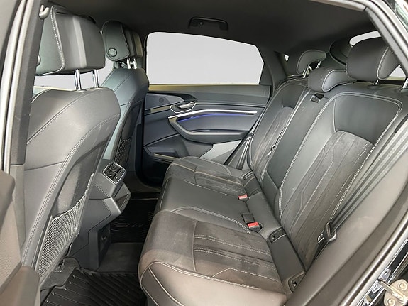 Audi Q8 13 of 17