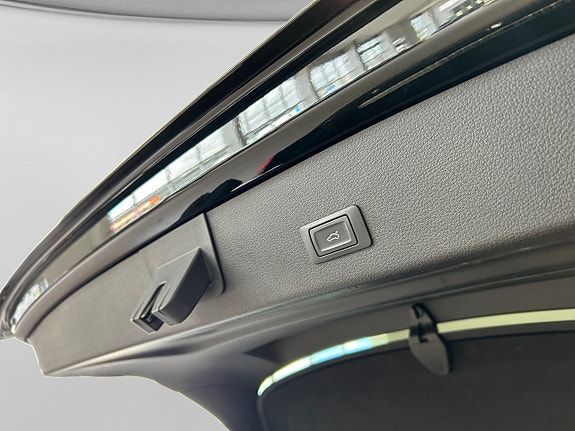 Audi Q8 5 of 17