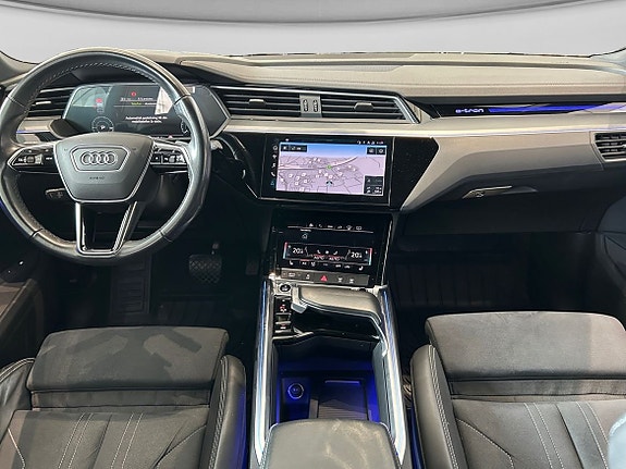 Audi Q8 10 of 17
