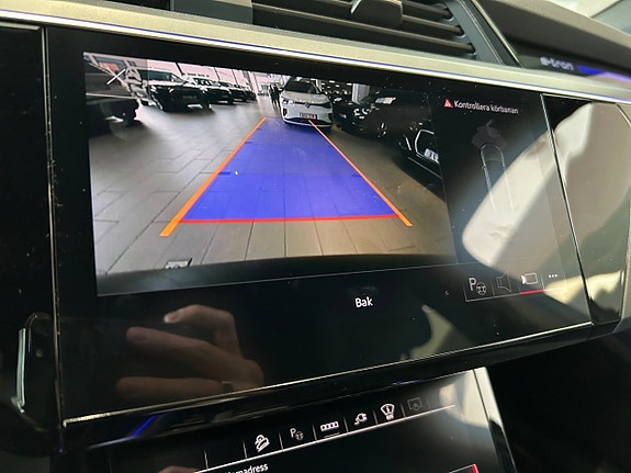 Audi Q8 16 of 17