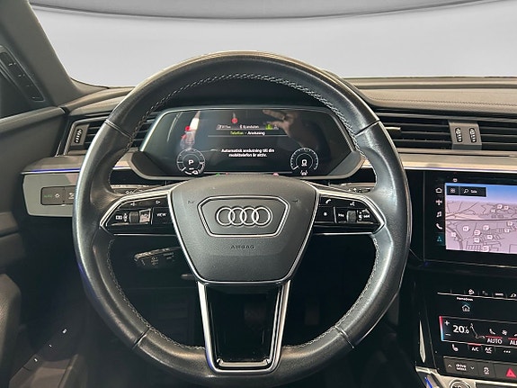 Audi Q8 12 of 17