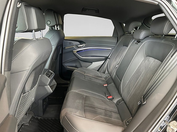 Audi Q8 13 of 17