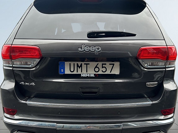 Jeep Grand Cherokee 12 of 22