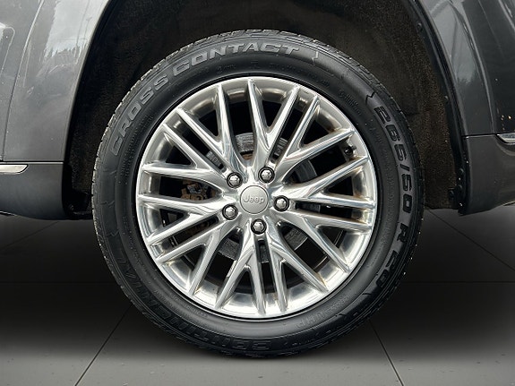 Jeep Grand Cherokee 14 of 22