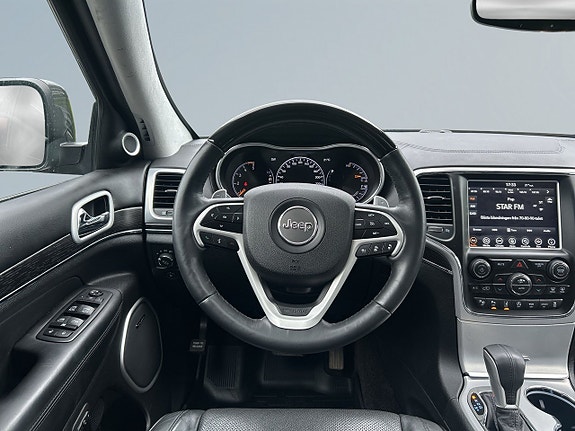 Jeep Grand Cherokee 9 of 22