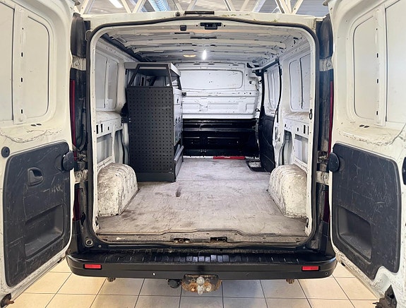 Renault Trafic 13 of 13