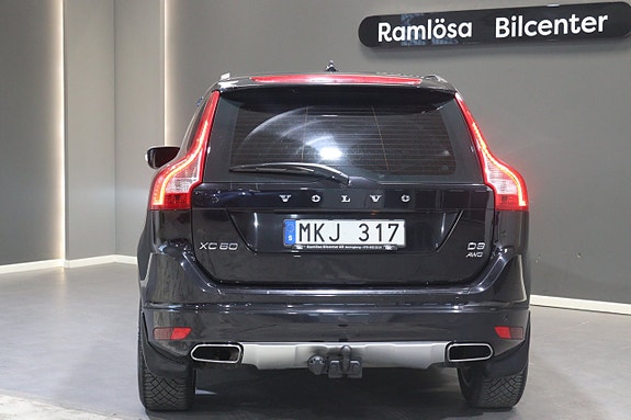 Volvo XC60 10 of 23