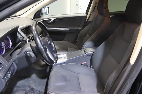Volvo XC60 17 of 23