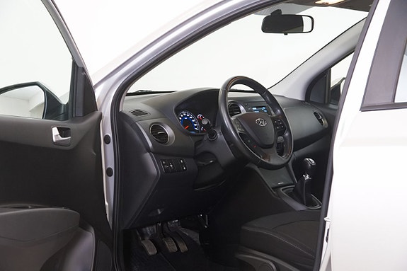 Hyundai i10 7 of 22