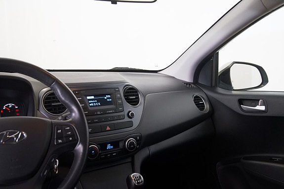 Hyundai i10 12 of 22