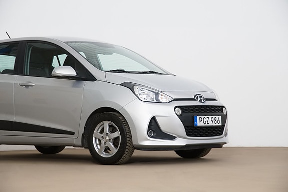 Hyundai i10 3 of 5