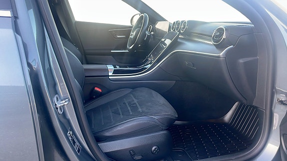 Mercedes-Benz C200 3 of 19