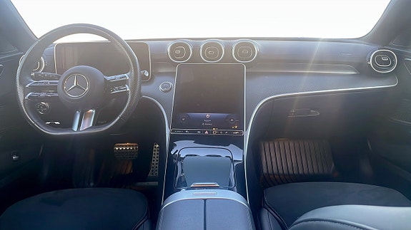 Mercedes-Benz C200 4 of 19