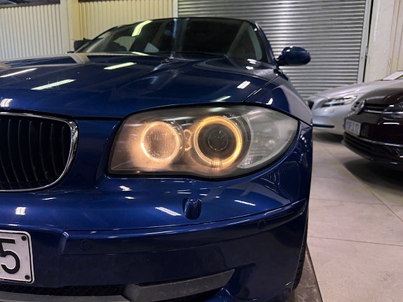 BMW 120d 2 of 5