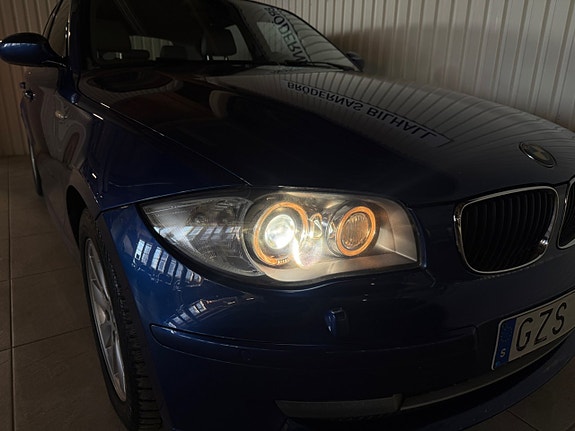 BMW 120d 2 of 5