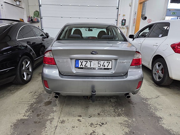 Subaru Legacy 7 of 16