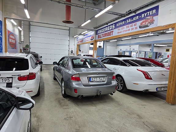Subaru Legacy 5 of 16