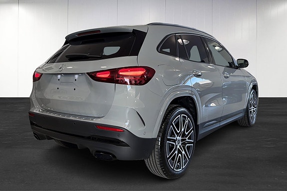 Mercedes-Benz GLA250 e 4 of 11