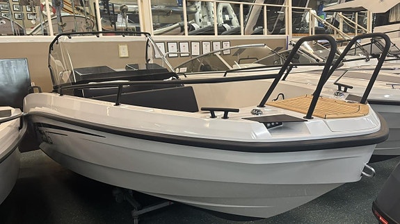 Finnmaster S6 -23 med Yamaha F150 XB -26