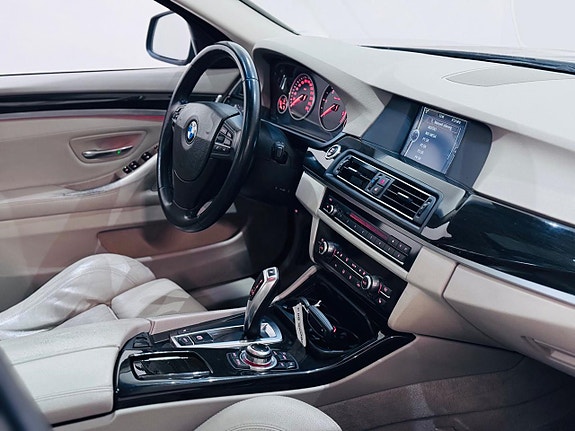 BMW 520d 4 of 5