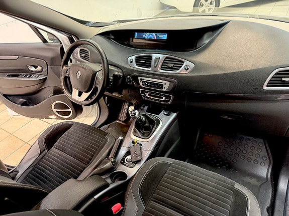 Renault Scenic XMod 12 of 21