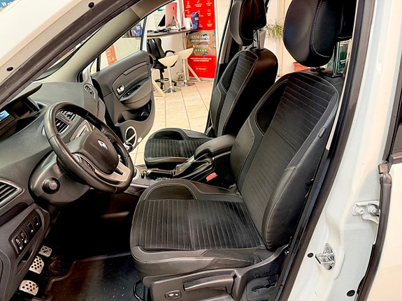Renault Scenic XMod 10 of 21