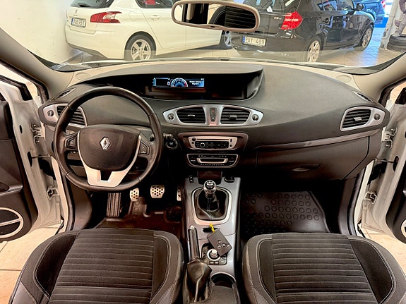 Renault Scenic XMod 11 of 21