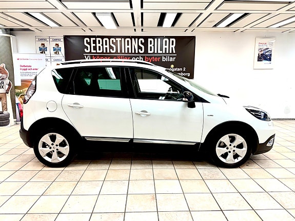 Renault Scenic XMod 2 of 5