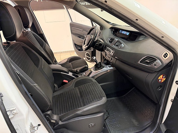 Renault Scenic XMod 13 of 21
