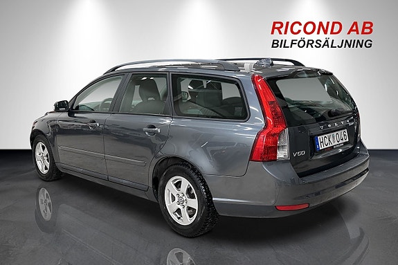 Volvo V50 3 of 13