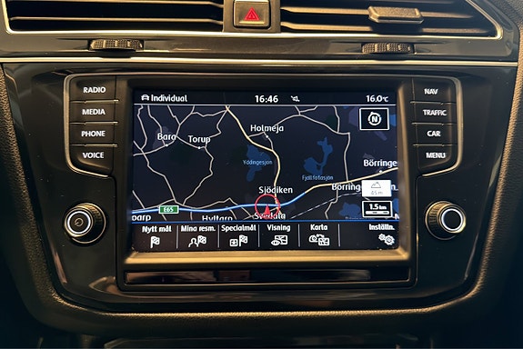 Volkswagen Tiguan 16 of 22