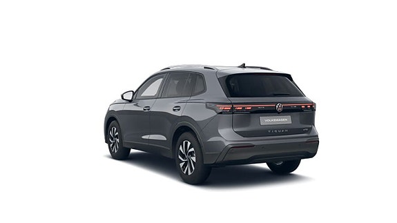 Volkswagen Tiguan 3 of 5
