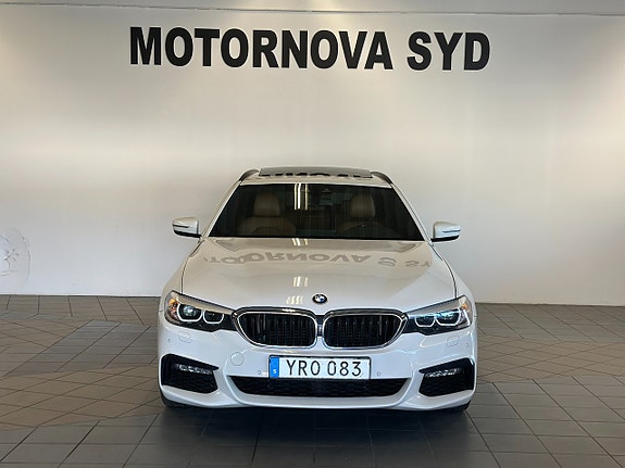 BMW 520d 2 of 5