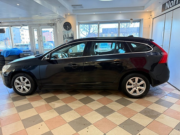 Volvo V60 4 of 27