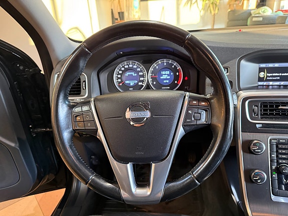 Volvo V60 18 of 27