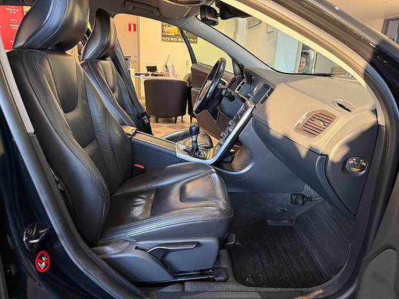 Volvo V60 15 of 27
