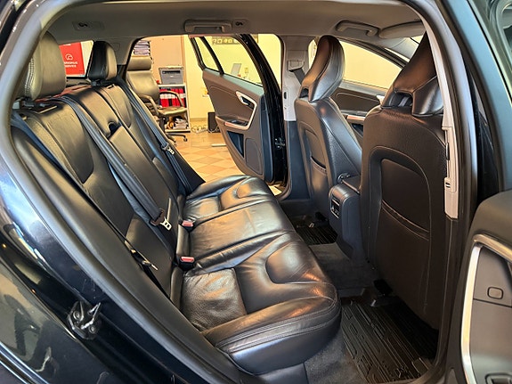 Volvo V60 22 of 27