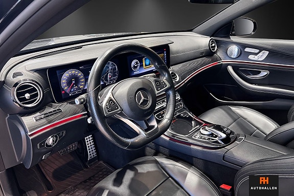 Mercedes-Benz E220 11 of 25