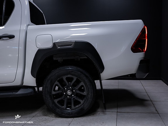 Toyota HiLux 4 of 5