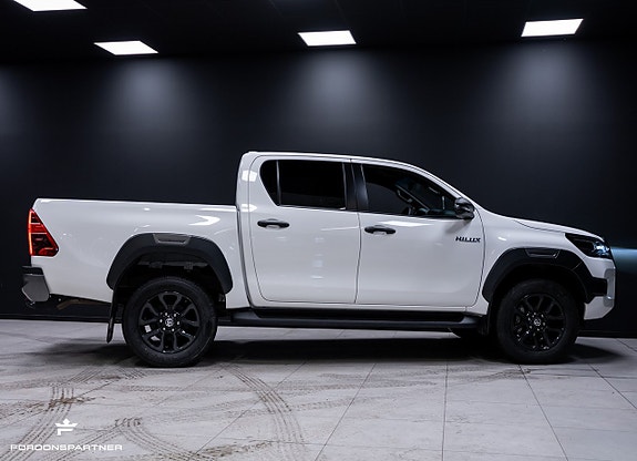 Toyota HiLux 7 of 30