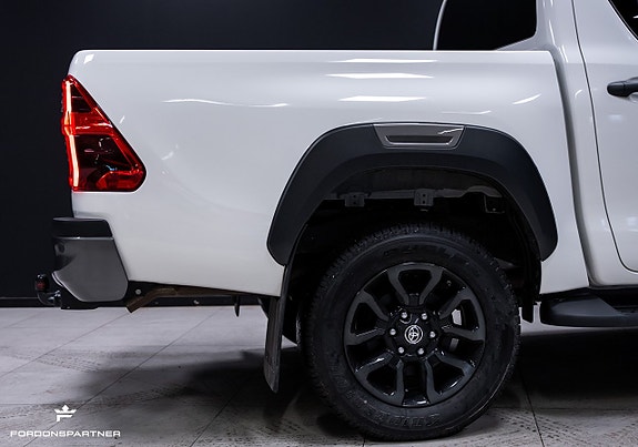 Toyota HiLux 8 of 30