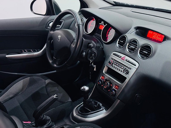 Peugeot 308 5 of 5