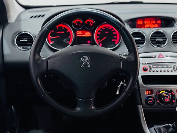 Peugeot 308 12 of 15