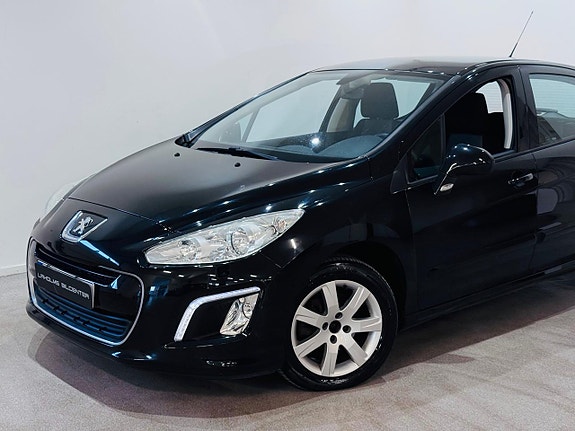 Peugeot 308 2 of 5